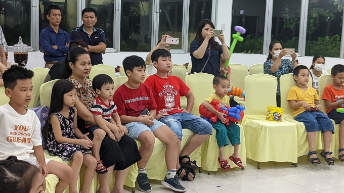 Muối Dubai "bắn rap" cực sung tại Chương trình "Vầng trăng yêu thương"