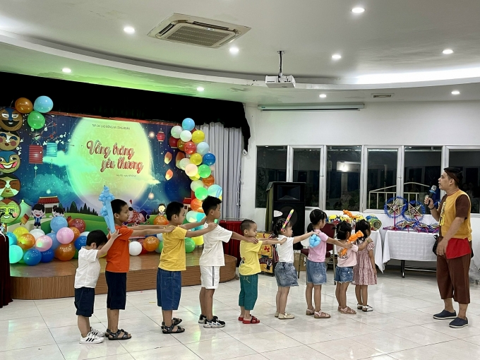 Muối Dubai "bắn rap" cực sung tại Chương trình "Vầng trăng yêu thương"