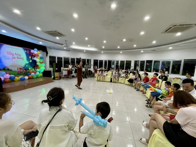 Muối Dubai "bắn rap" cực sung tại Chương trình "Vầng trăng yêu thương"