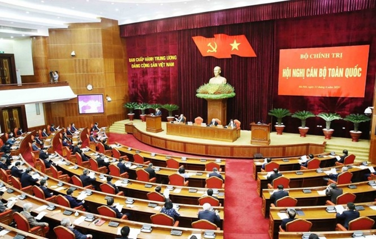 Khuyến khích cán bộ bị kỷ luật, uy tín giảm sút tự nguyện từ chức Khuyến khích cán bộ bị kỷ luật, uy tín giảm sút tự nguyện từ chức