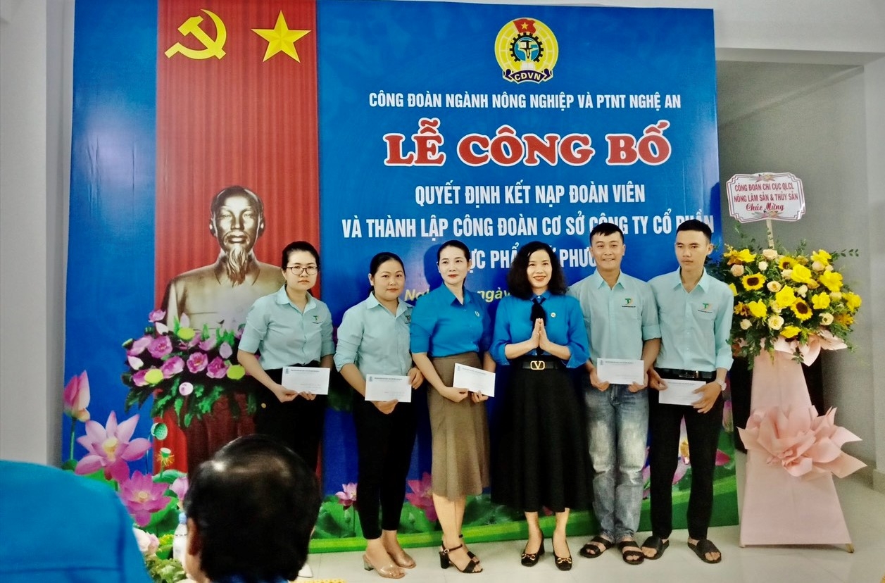 Thành lập CĐCS Công ty Cổ phần Thực phẩm Tứ Phương