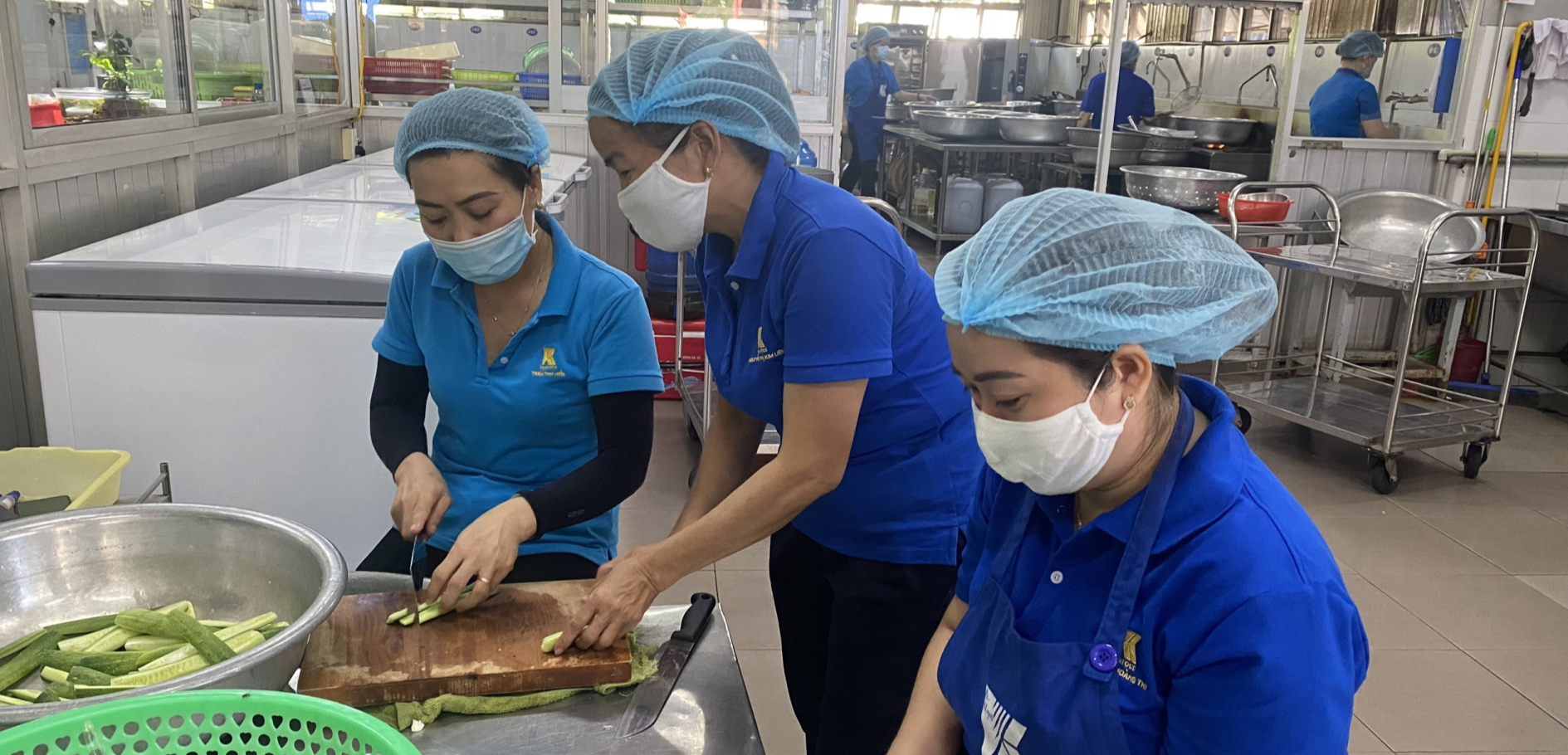 Công nhân rất cần vay vốn để trang trải cuộc sống Công nhân rất cần vay vốn để trang trải cuộc sống