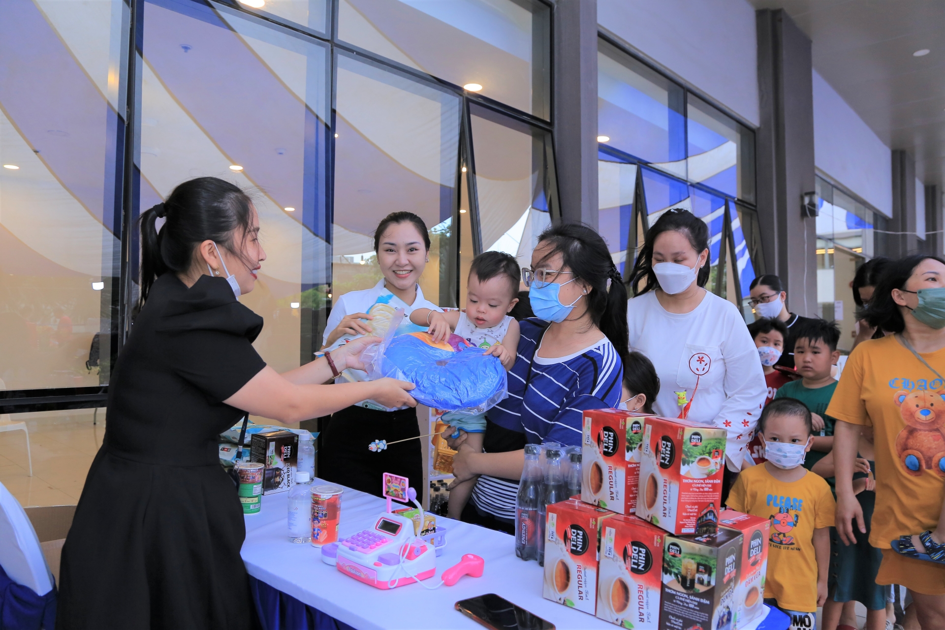 “Trung thu yêu thương – Bảo vệ môi trường” lan tỏa đến 500 trẻ em và gia đình