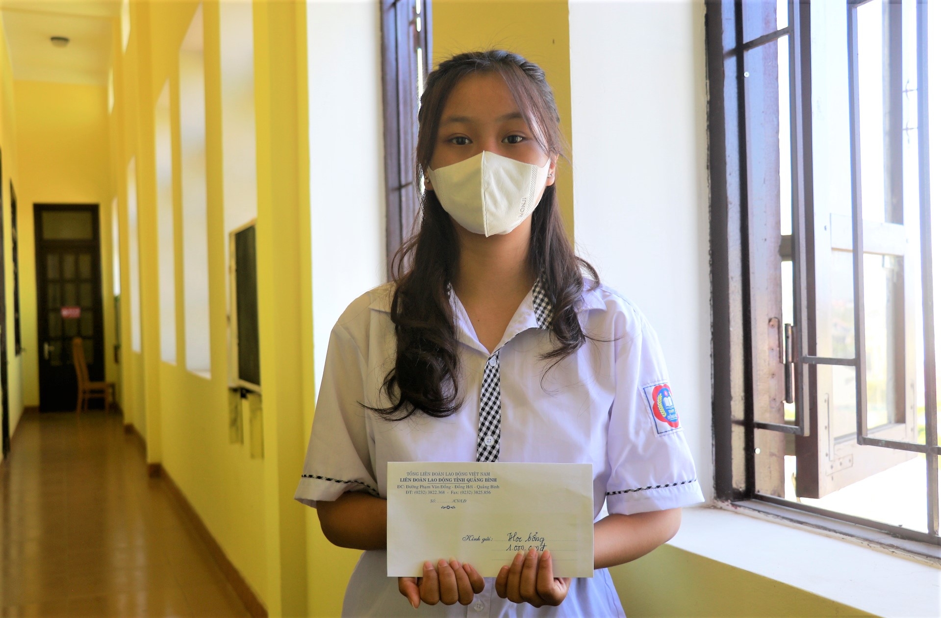 LĐLĐ tỉnh Quảng Bình trao 93 suất học bổng cho con CNLĐ có hoàn cảnh khó khăn