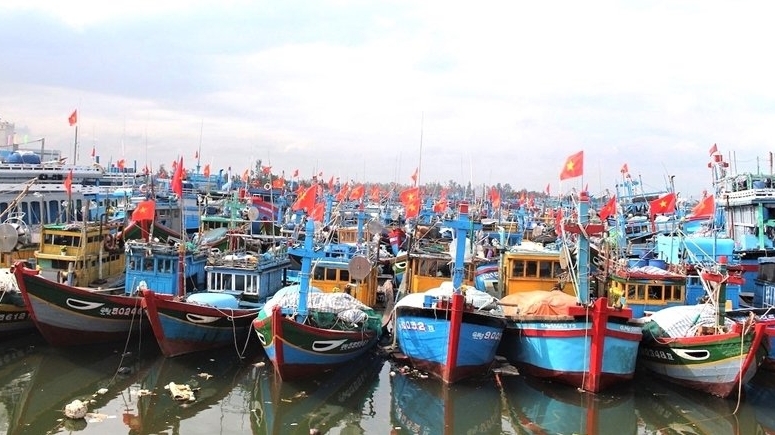 Tàu cá không dầu: an nguy không chỉ của ngư dân