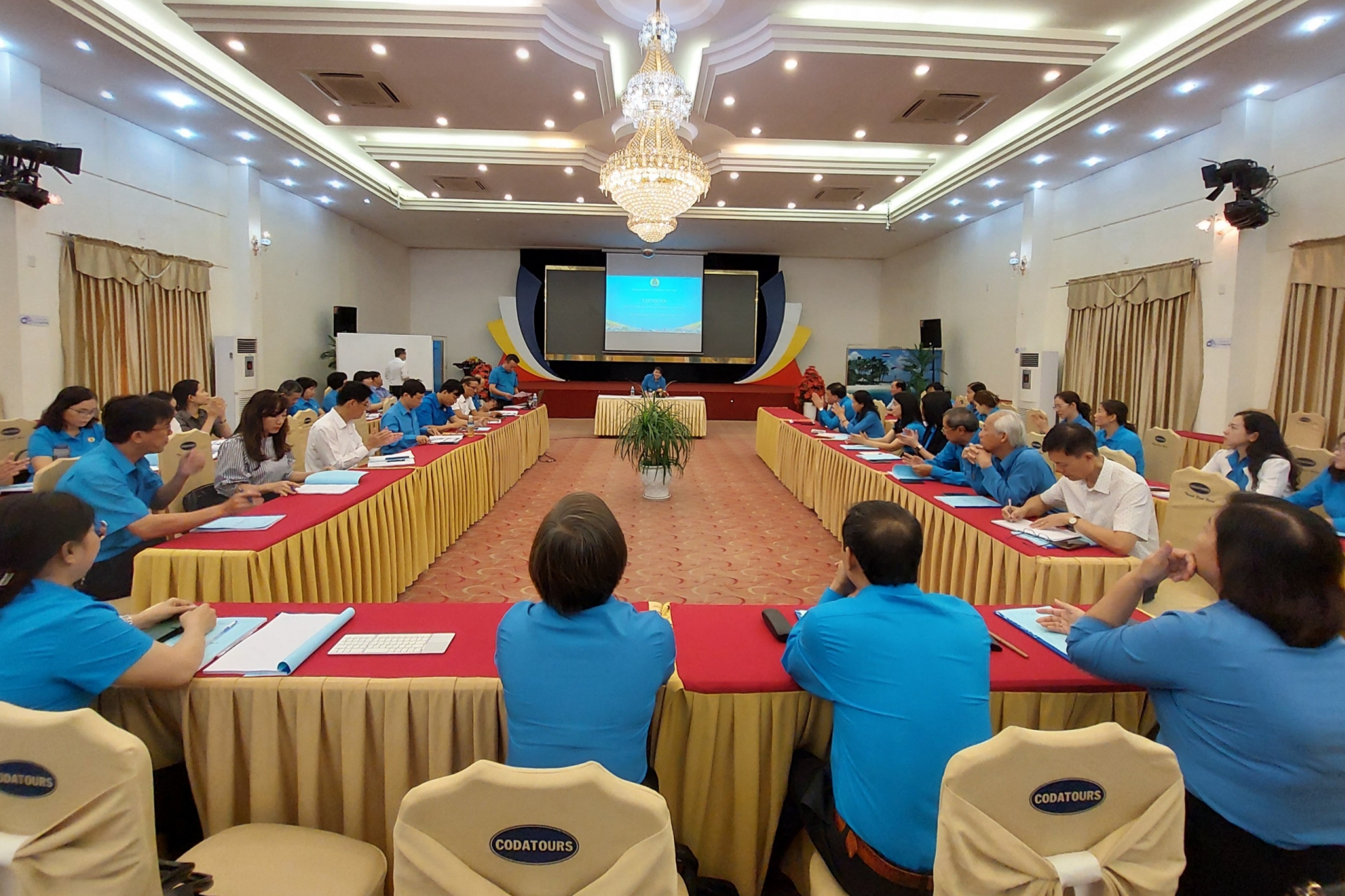 Tổng LĐLĐ Việt Nam tập huấn chuyên đề quan hệ lao động cho cán bộ công đoàn