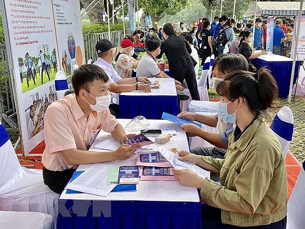 Làm thế nào giải quyết hiện tượng thiếu lao động hiện nay?