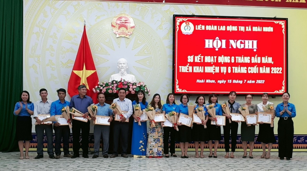 Quyết tâm đạt 6.407 sáng kiến giai đoạn 2 “Chương trình 01 triệu sáng kiến” Quyết tâm đạt 6.407 sáng kiến giai đoạn 2 “Chương trình 01 triệu sáng kiến”