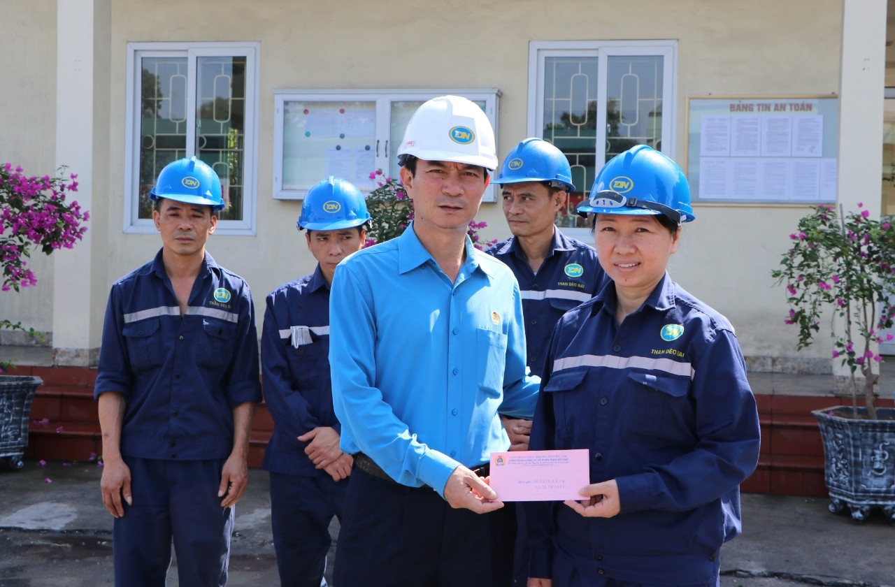 Công ty CP Than Đèo Nai: "Dự báo nguy cơ rủi ro sẽ hạn chế được tai nạn lao động" Công ty CP Than Đèo Nai: "Dự báo nguy cơ rủi ro sẽ hạn chế được tai nạn lao động"