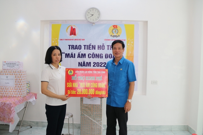 LĐLĐ huyện Vũ Thư (Thái Bình) trao hỗ trợ 2 “Mái ấm Công đoàn”