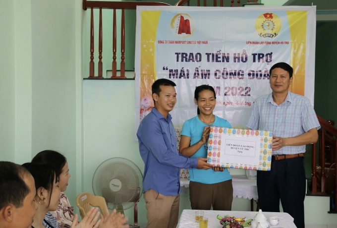 LĐLĐ huyện Vũ Thư (Thái Bình) trao hỗ trợ 2 “Mái ấm Công đoàn”