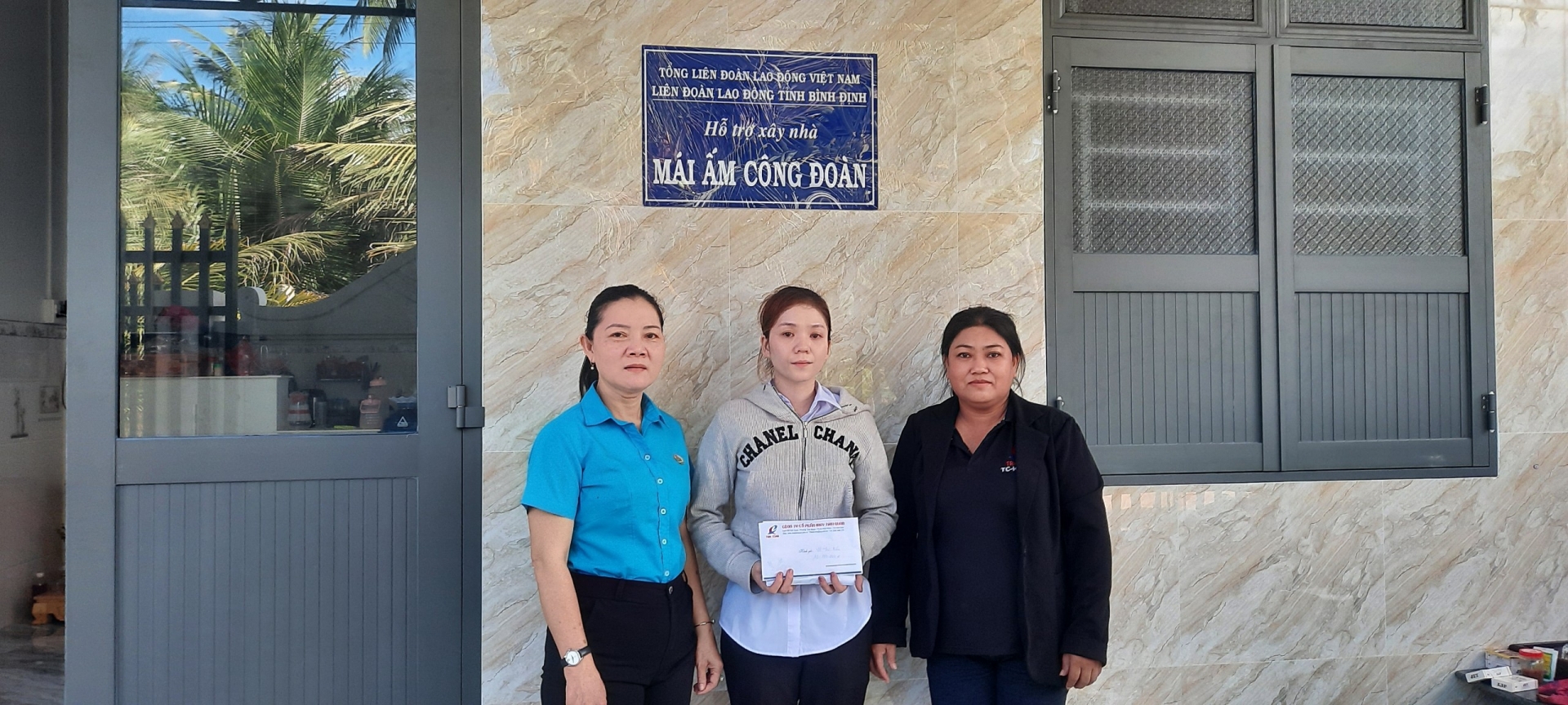 “Tôi chưa bao giờ dám nghĩ mình sẽ có căn nhà riêng như bây giờ “Tôi chưa bao giờ dám nghĩ mình sẽ có căn nhà riêng như bây giờ