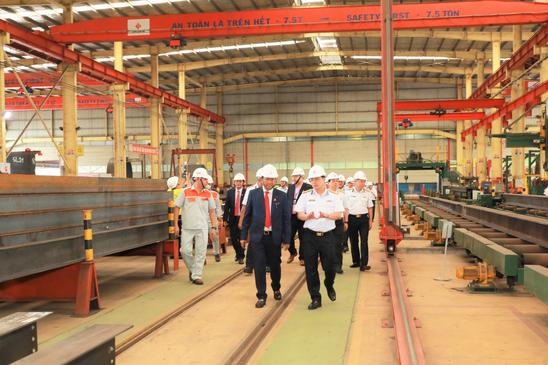 Tân cảng Gantry quyết tâm sản xuất cẩu khung đầu tiên mang thương hiệu TCSG Tân cảng Gantry quyết tâm sản xuất cẩu khung đầu tiên mang thương hiệu TCSG