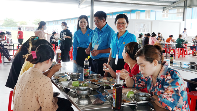 Xây dựng, phát hành các thực đơn mẫu về bữa ăn ca cho NLĐ Xây dựng, phát hành các thực đơn mẫu về bữa ăn ca cho NLĐ