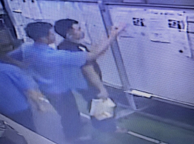 undefined Hải Phòng: Công nhân bức xúc vì thông báo sa thải kèm ảnh bạo lực