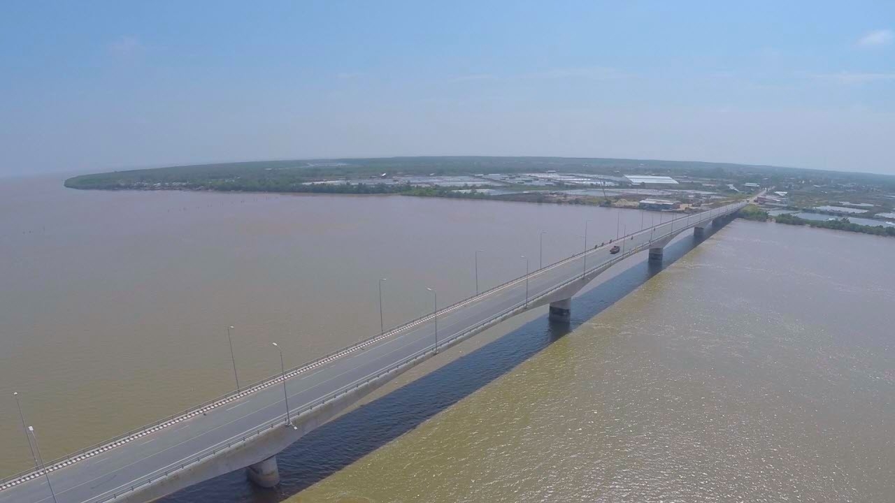 Có một dòng sông mang tên nàng công chúa Có một dòng sông mang tên nàng công chúa