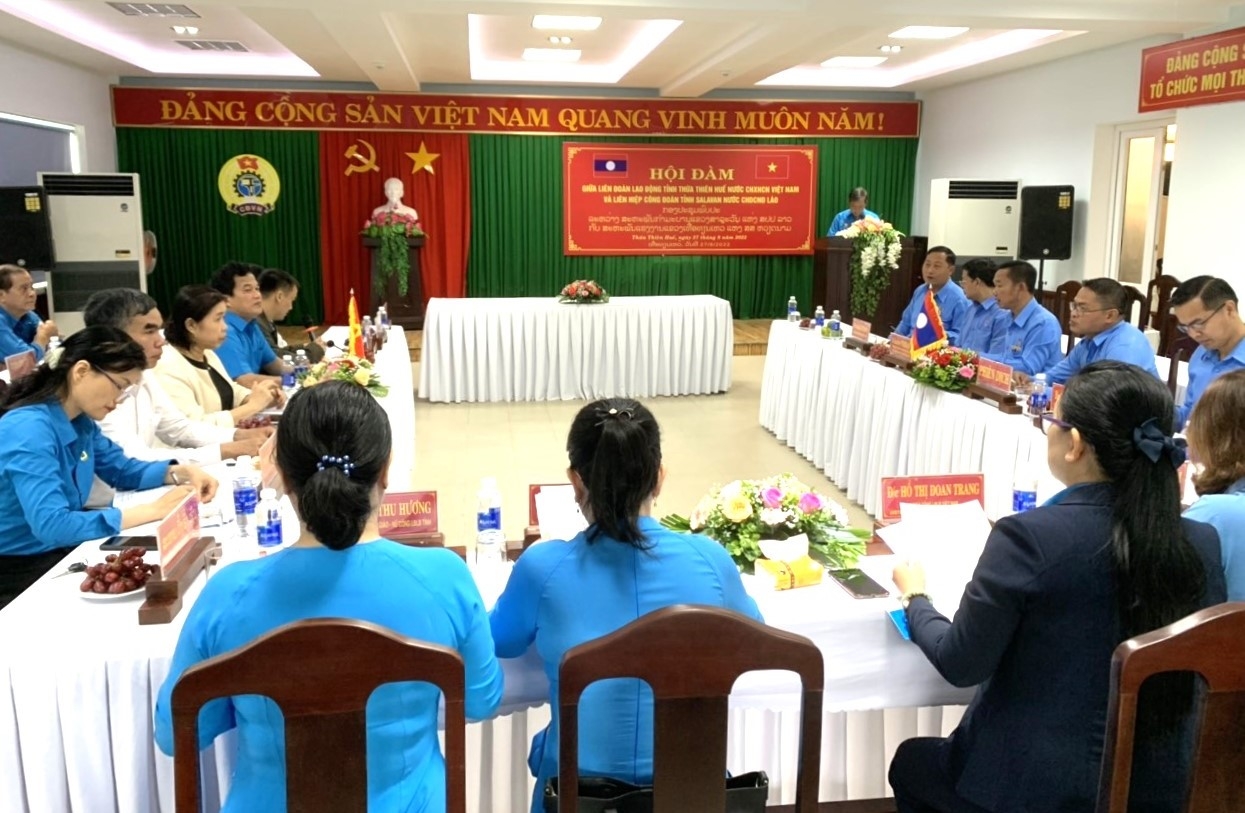 Tiếp tục vun đắp tình hữu nghị giữa Công đoàn 2 tỉnh Thừa Thiên Huế - Salavan (Lào) Tiếp tục vun đắp tình hữu nghị giữa Công đoàn 2 tỉnh Thừa Thiên Huế - Salavan (Lào)
