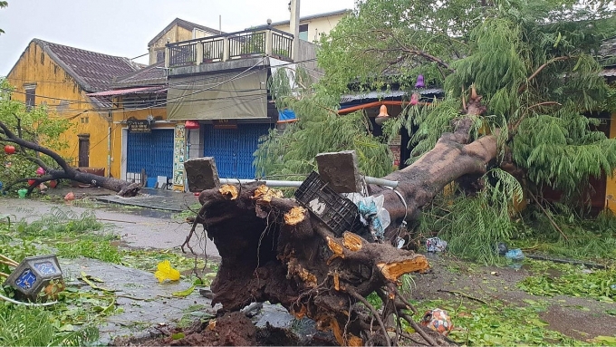 Nước lũ dâng cao sau khi bão số 4 Noru đổ bộ, chia cắt một số nơi ở Quảng Bình Nước lũ dâng cao sau khi bão số 4 Noru đổ bộ, chia cắt một số nơi ở Quảng Bình