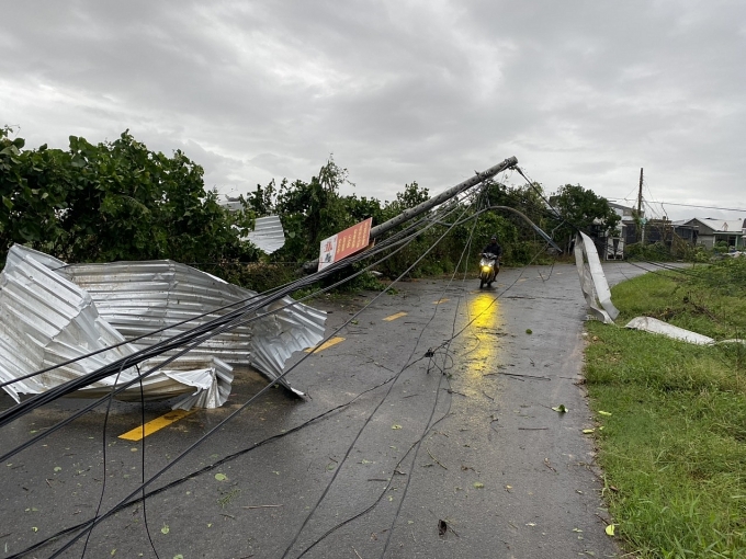 Nước lũ dâng cao sau khi bão số 4 Noru đổ bộ, chia cắt một số nơi ở Quảng Bình Nước lũ dâng cao sau khi bão số 4 Noru đổ bộ, chia cắt một số nơi ở Quảng Bình