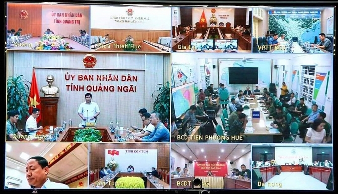 Nước lũ dâng cao sau khi bão số 4 Noru đổ bộ, chia cắt một số nơi ở Quảng Bình Nước lũ dâng cao sau khi bão số 4 Noru đổ bộ, chia cắt một số nơi ở Quảng Bình