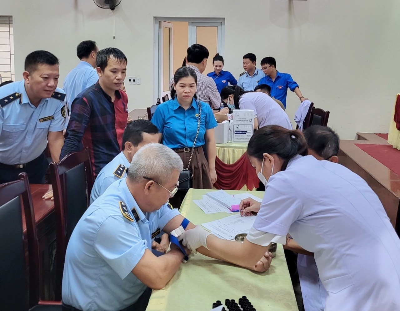 Cục QLTT Hà Tĩnh tổ chức khám sức khỏe định kỳ cho người lao động Cục QLTT Hà Tĩnh tổ chức khám sức khỏe định kỳ cho người lao động