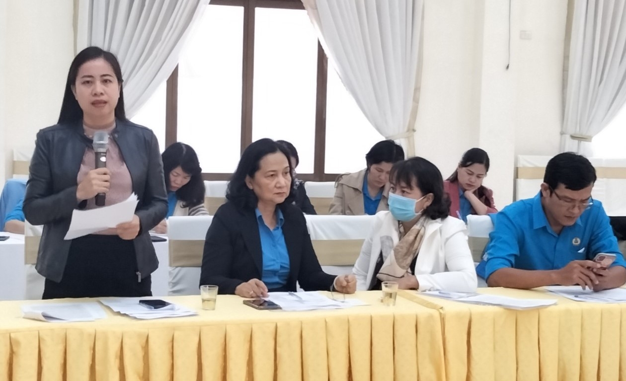 Chia sẻ nhiều thông tin, kinh nghiệm và kiến nghị về chính sách hỗ trợ con công nhân Chia sẻ nhiều thông tin, kinh nghiệm và kiến nghị về chính sách hỗ trợ con công nhân