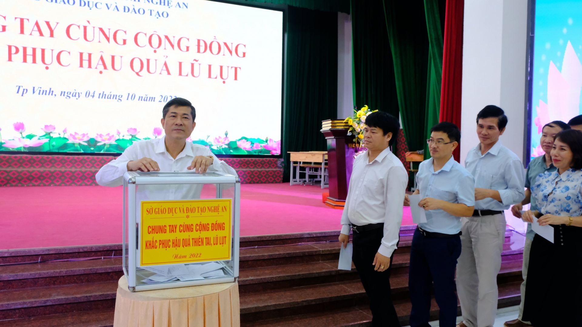 Ngành GD&ĐT Nghệ An phát động chung tay cùng cộng đồng khắc phục hậu quả lũ lụt