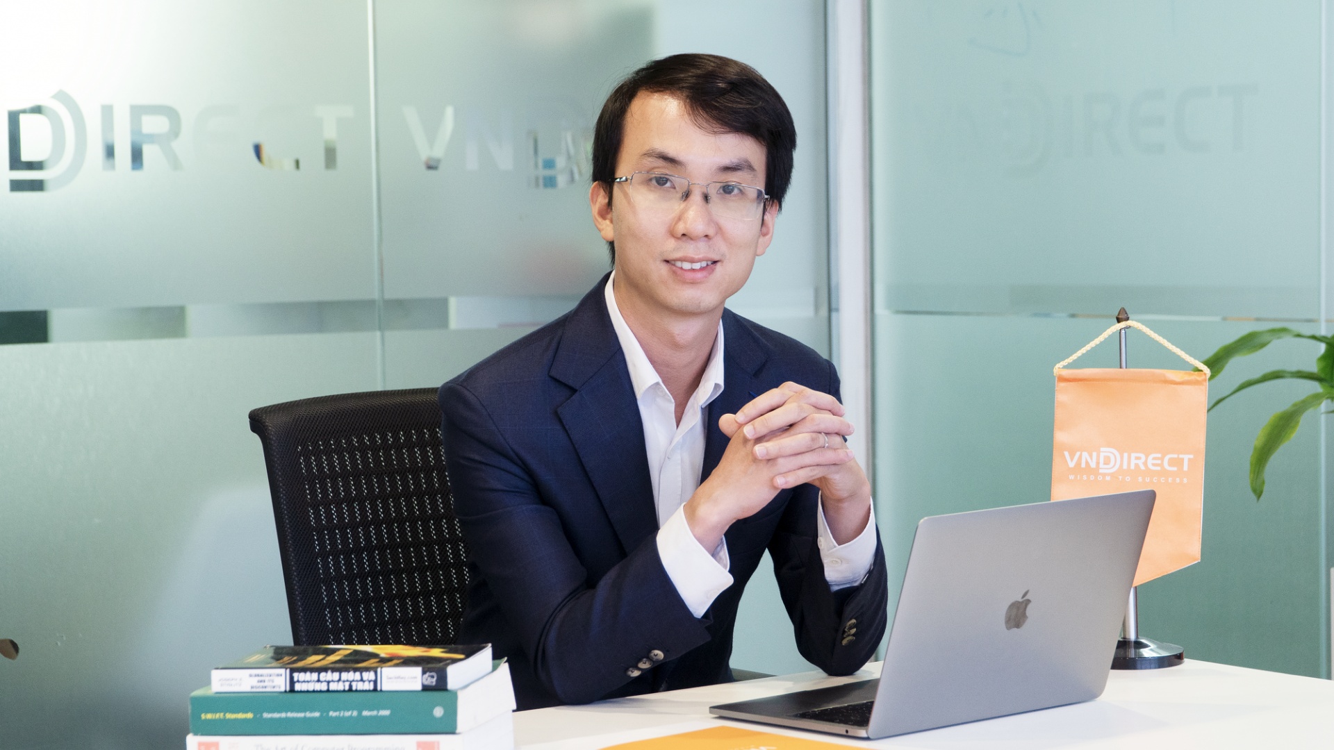 “P/E VN-Index về dưới 10 lần, tâm lý thị trường đang bi quan quá mức”