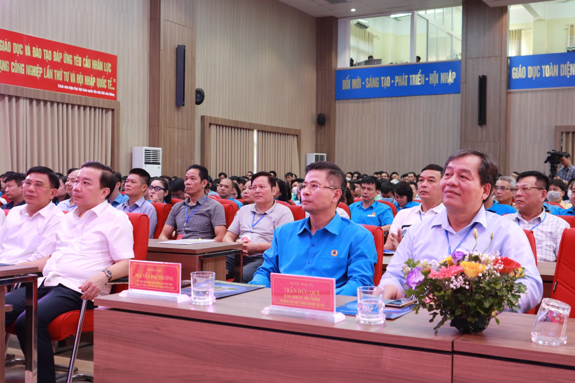 Hơn 260 công nhân, lao động tham gia Hội thi Thợ giỏi TP. Hà Nội lần thứ 2 Hơn 260 công nhân, lao động tham gia Hội thi Thợ giỏi TP. Hà Nội lần thứ 2