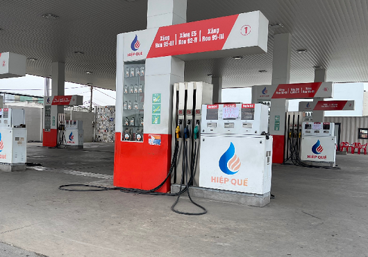 Cửa hàng xăng dầu Hiệp Quế trên đường Trường Chinh, Q. Tân Phú thông báo hết xăng Cửa hàng xăng dầu Hiệp Quế trên đường Trường Chinh, Q. Tân Phú thông báo hết xăng