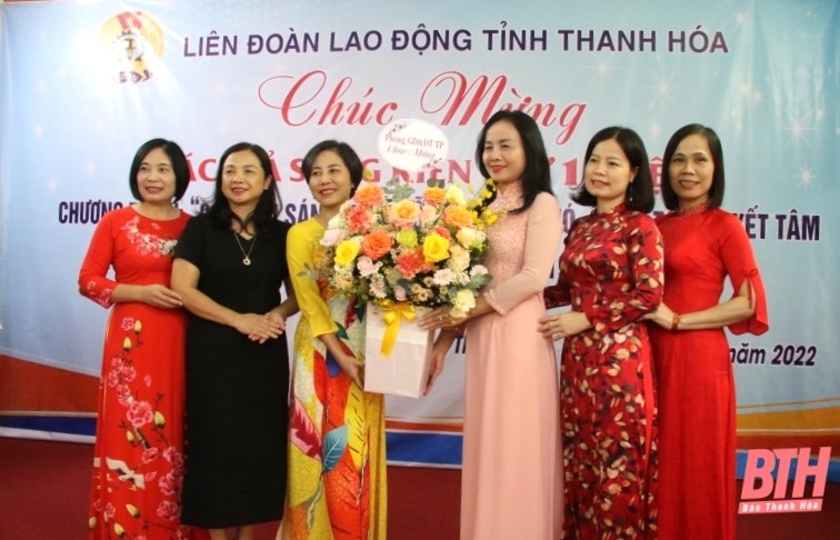 Tổng LĐLĐ Việt Nam khen thưởng đoàn viên đạt mốc 1 triệu sáng kiến tại Thanh Hóa Tổng LĐLĐ Việt Nam khen thưởng đoàn viên đạt mốc 1 triệu sáng kiến tại Thanh Hóa