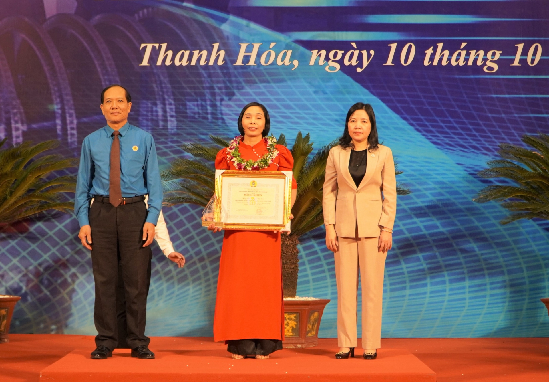 Trang trọng, ý nghĩa Lễ tôn vinh công nhân, viên chức, lao động giỏi tỉnh Thanh Hoá