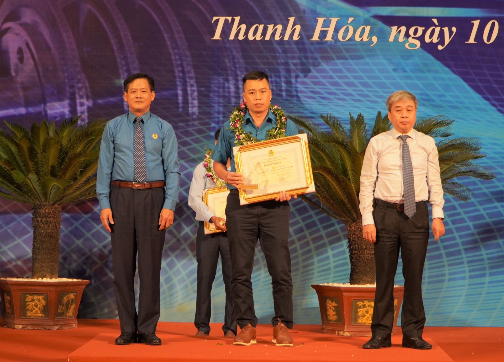 Trang trọng, ý nghĩa lễ tôn vinh công nhân, viên chức lao động giỏi tỉnh Thanh Hoá