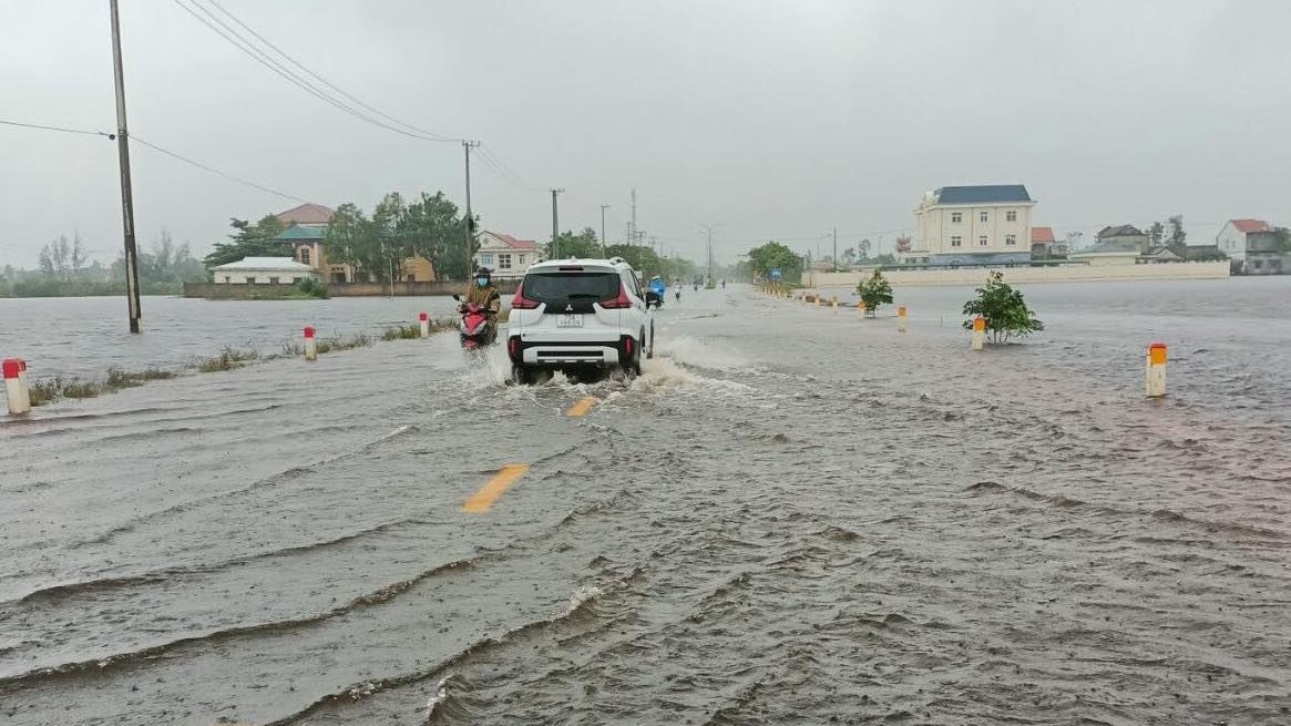 Miền Bắc lạnh về đêm, miền Trung mưa lớn, nguy cơ ngập úng diện rộng