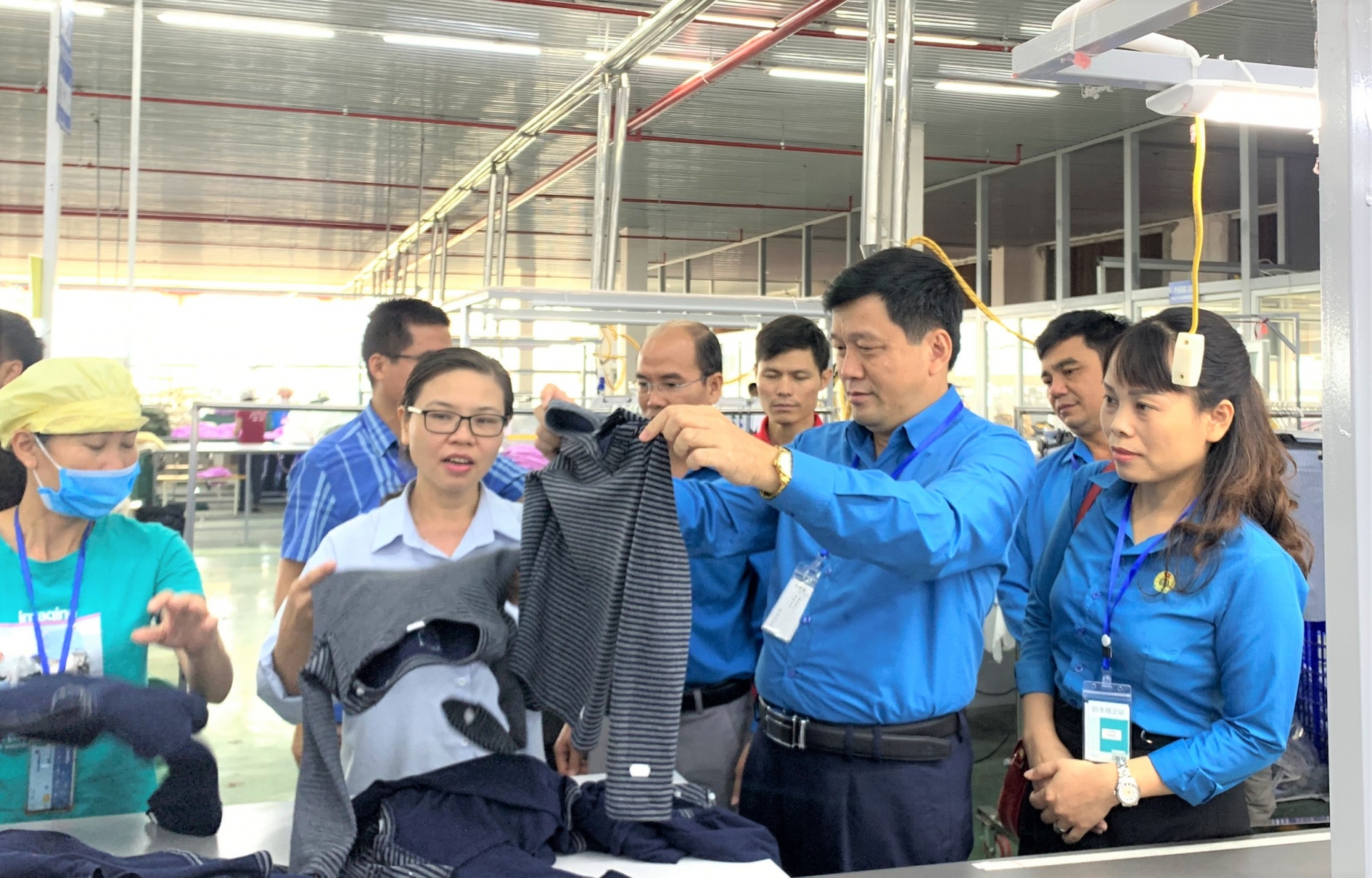 Công đoàn Nghệ An chúc mừng các doanh nghiệp nhân ngày Doanh nhân Việt Nam Công đoàn Nghệ An chúc mừng các doanh nghiệp nhân Ngày Doanh nhân Việt Nam