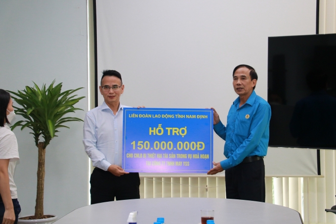 LĐLĐ tỉnh Nam Định hỗ trợ công nhân Công ty may sau vụ hỏa hoạn LĐLĐ tỉnh Nam Định hỗ trợ công nhân Công ty may sau vụ hỏa hoạn