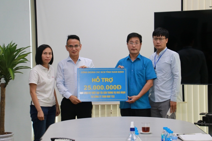 LĐLĐ tỉnh Nam Định hỗ trợ công nhân Công ty may sau vụ hỏa hoạn LĐLĐ tỉnh Nam Định hỗ trợ công nhân Công ty may sau vụ hỏa hoạn