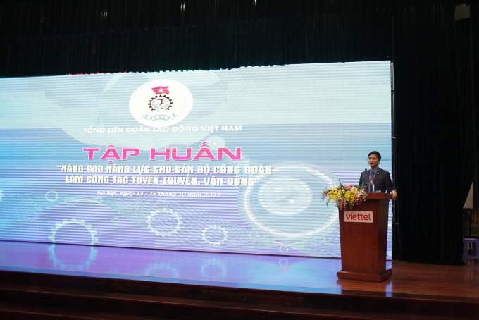 Tập huấn cho cán bộ làm công tác tuyên truyền Tập huấn cho cán bộ làm công tác tuyên truyền