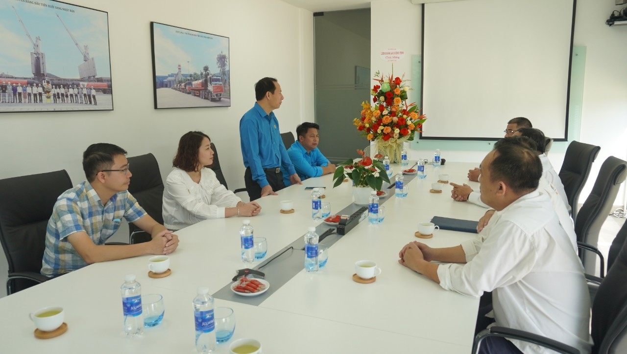 LĐLĐ tỉnh Thanh Hóa chúc mừng các doanh nghiệp nhân ngày Doanh nhân Việt Nam LĐLĐ tỉnh Thanh Hóa chúc mừng các doanh nghiệp nhân ngày Doanh nhân Việt Nam