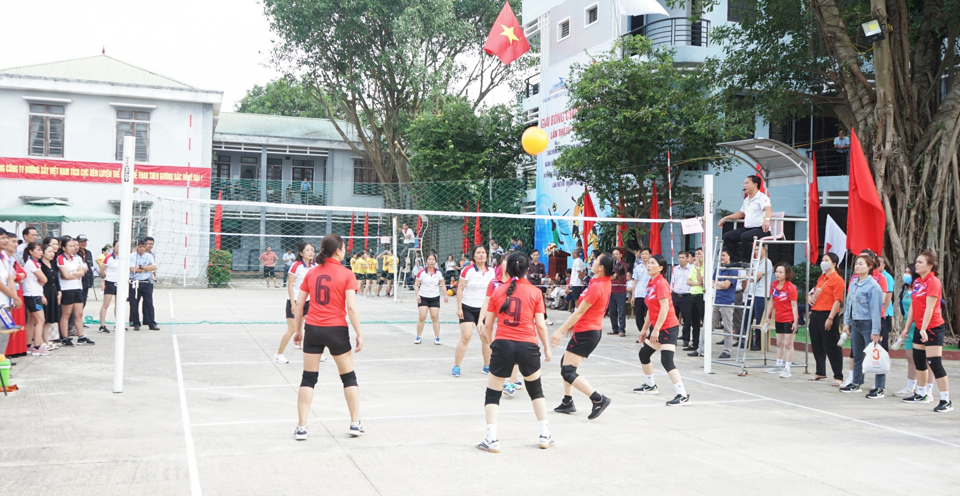 Đường sắt Việt Nam tổ chức giải bóng chuyên hơi cho nữ CNVCLĐ Đường sắt Việt Nam tổ chức Giải bóng chuyền hơi nữ CNVCLĐ