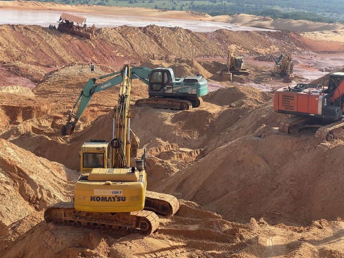 Tin dữ còn nằm trong lòng mỏ titan Nam Suối Nhum