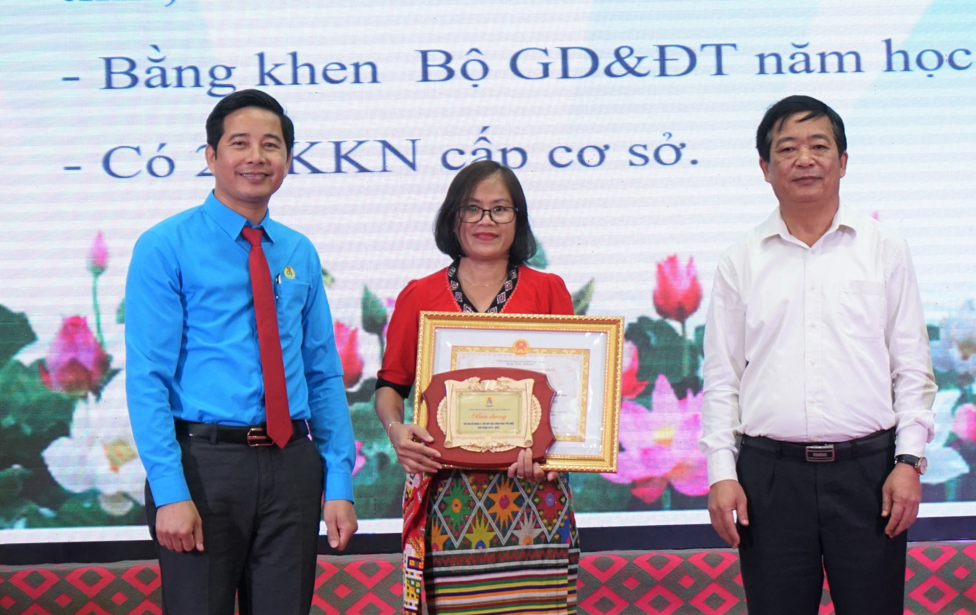 Nghệ An: Tổ chức gặp mặt nữ cán bộ quản lý, chủ tịch công đoàn tiêu biểu