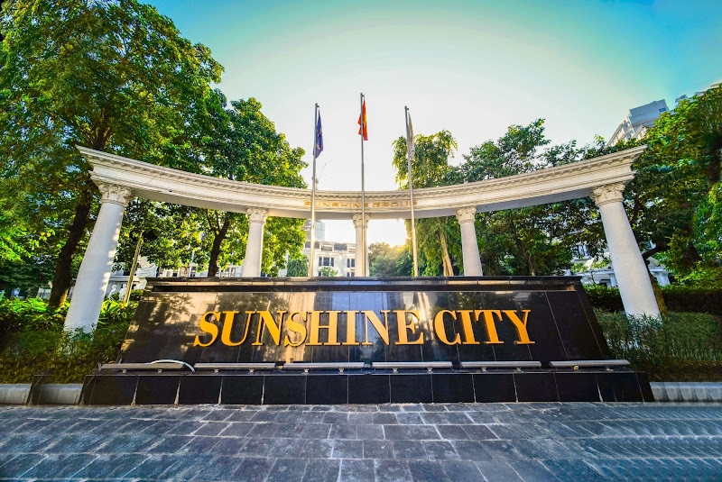 Sunshine City - thành phố Xanh bên nhịp sóng sông Hồng, nét chấm phá đậm sắc thu Vàng giữa KĐT Nam Thăng Long - Ciputra vương giả. Sunshine City - thành phố Xanh bên nhịp sóng sông Hồng, nét chấm phá đậm sắc thu Vàng giữa KĐT Nam Thăng Long - Ciputra vương giả.