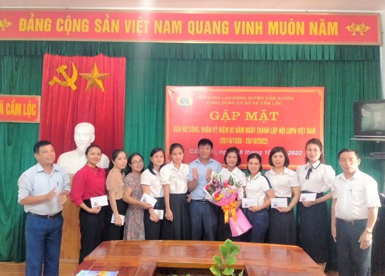 Huyện Cẩm Xuyên: Các cấp công đoàn tổ chức nhiều hoạt động nhân dịp 20/10 Huyện Cẩm Xuyên: Các cấp công đoàn tổ chức nhiều hoạt động nhân dịp 20/10