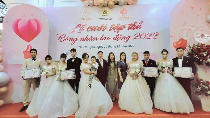 23 cặp đôi công nhân tham gia lễ cưới tập thể