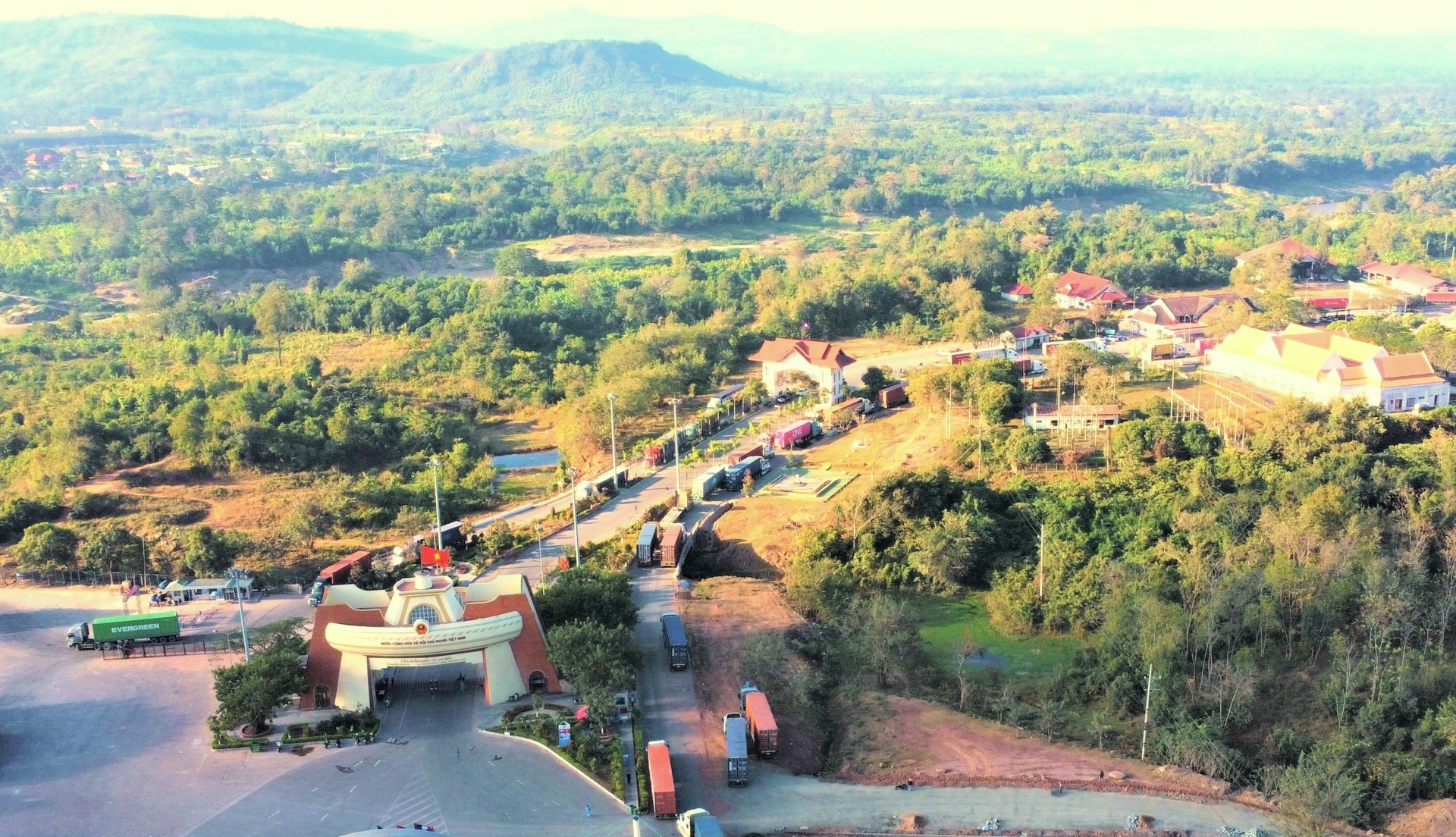 Quảng Trị và Savannakhet thống nhất trình Chính phủ về Khu kinh tế xuyên biên giới Quảng Trị và Savannakhet thống nhất trình Chính phủ về Khu kinh tế xuyên biên giới