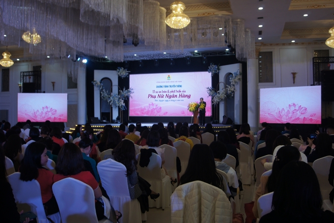 Động viên chị em thực hiện tốt trọng trách của mình trong gia đình và xã hội Động viên chị em thực hiện tốt trọng trách của mình trong gia đình và xã hội