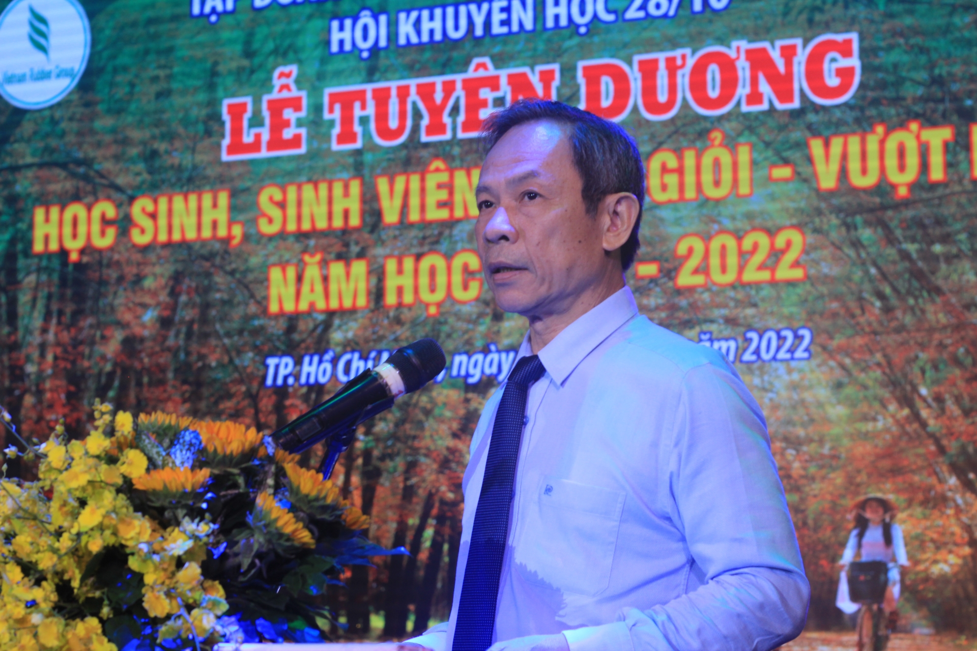 600 học sinh, sinh viên nhận học bổng từ Tập đoàn Cao su Việt Nam 600 học sinh, sinh viên nhận học bổng từ Tập đoàn Cao su Việt Nam