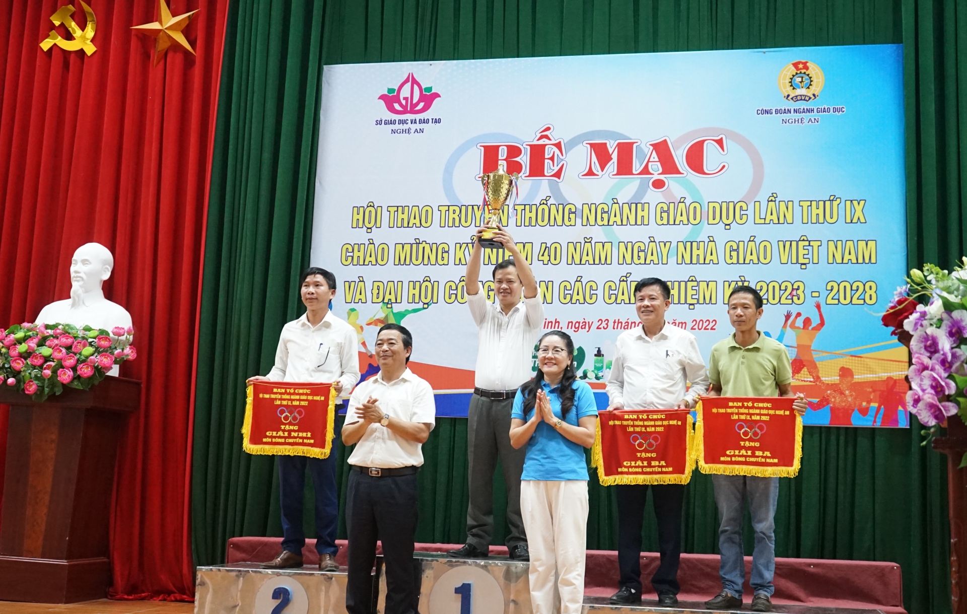 Hội thao truyền thống ngành giáo dục Nghệ An lần thứ IX: Sôi nổi, ấn tượng Hội thao truyền thống ngành giáo dục Nghệ An lần thứ IX: Sôi nổi, ấn tượng