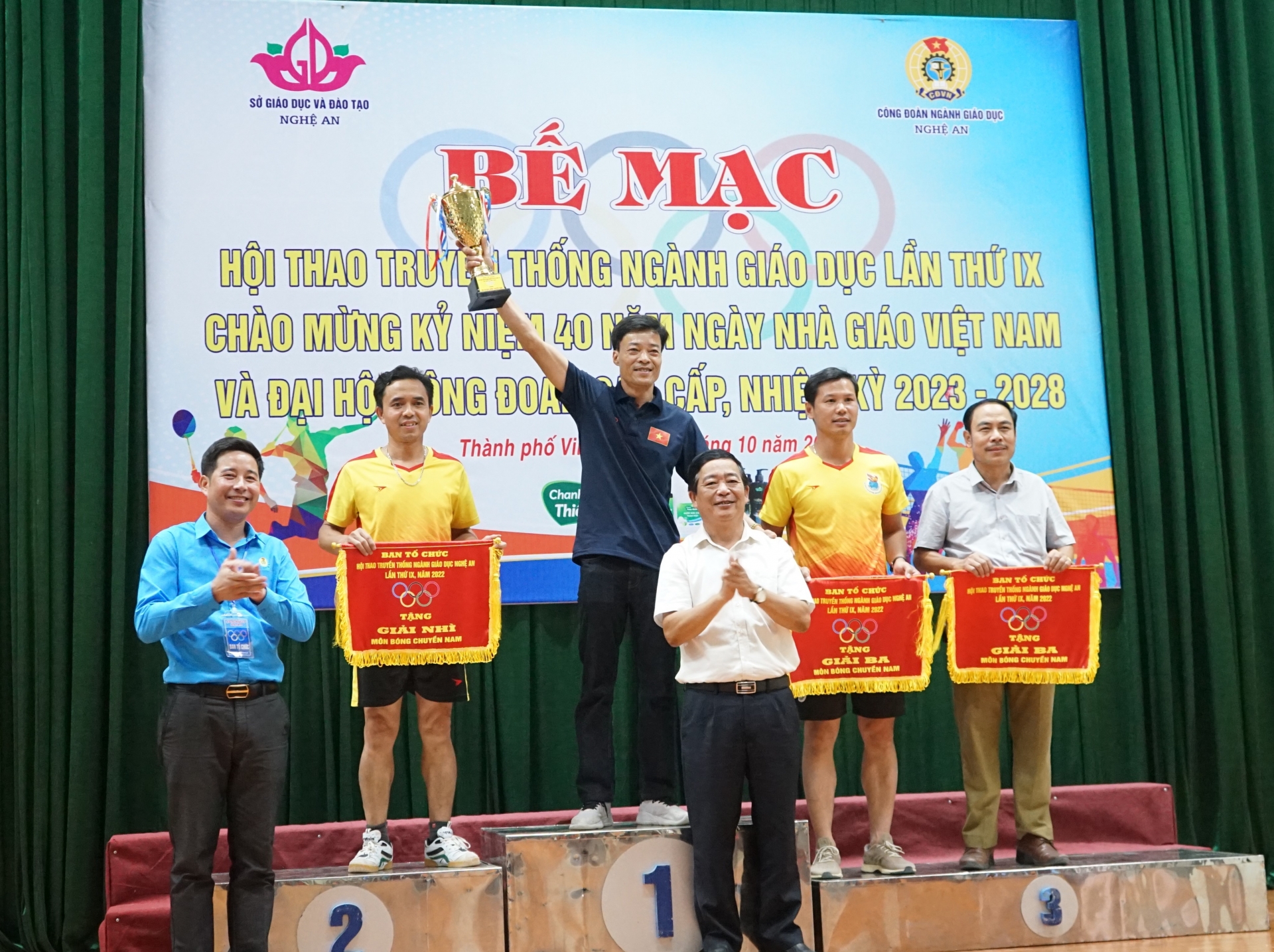 Hội thao truyền thống ngành giáo dục Nghệ An lần thứ IX: Sôi nổi, ấn tượng Hội thao truyền thống ngành giáo dục Nghệ An lần thứ IX: Sôi nổi, ấn tượng